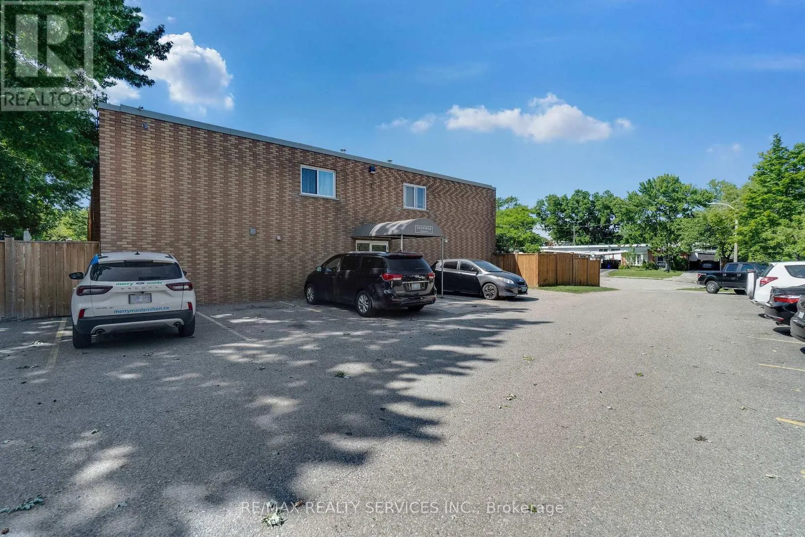 7 - 1140 TAVISTOCK DRIVE