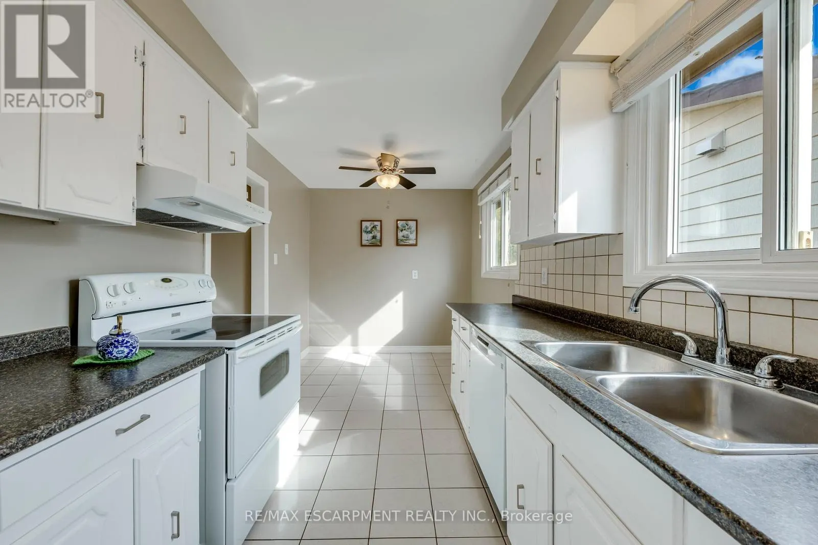 625 BELVENIA ROAD