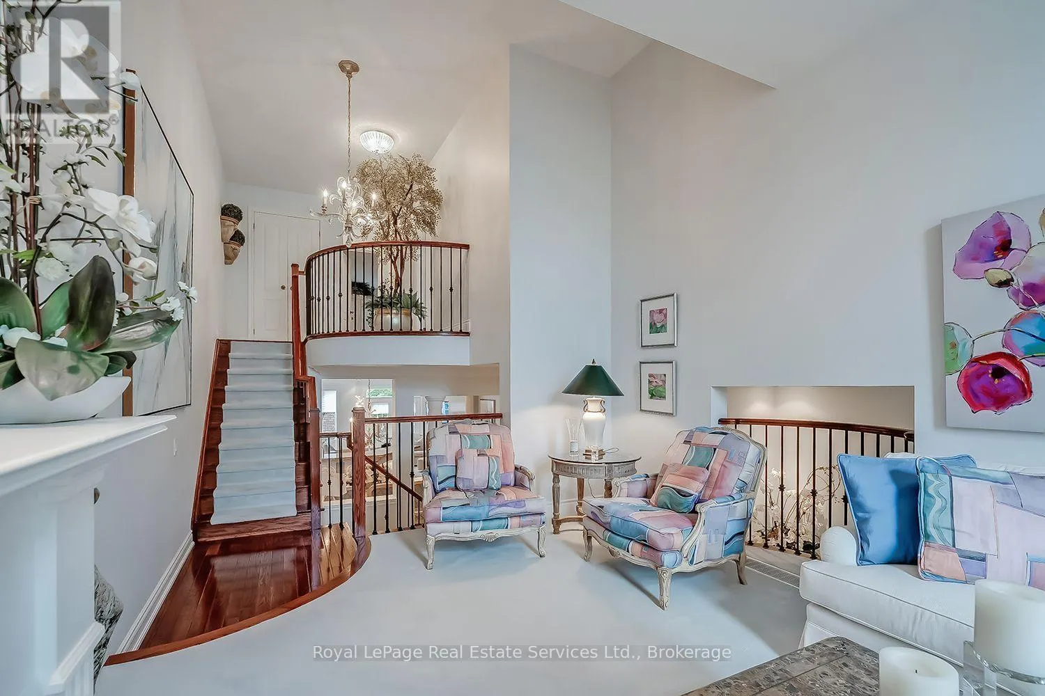 207 TAWNY CRESCENT