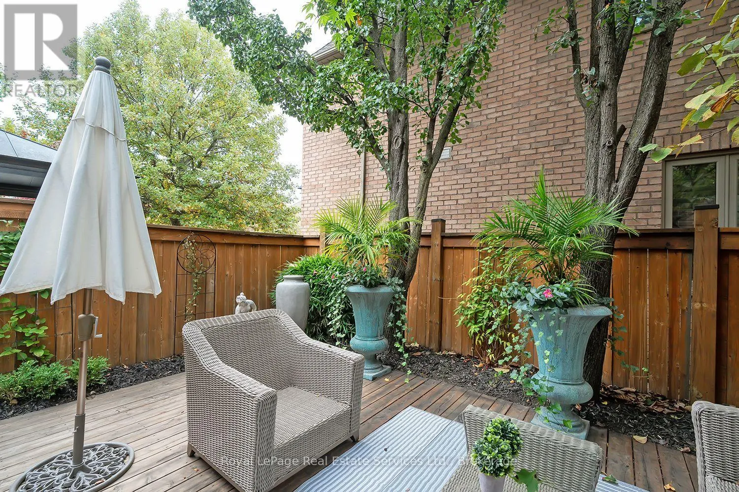 207 TAWNY CRESCENT