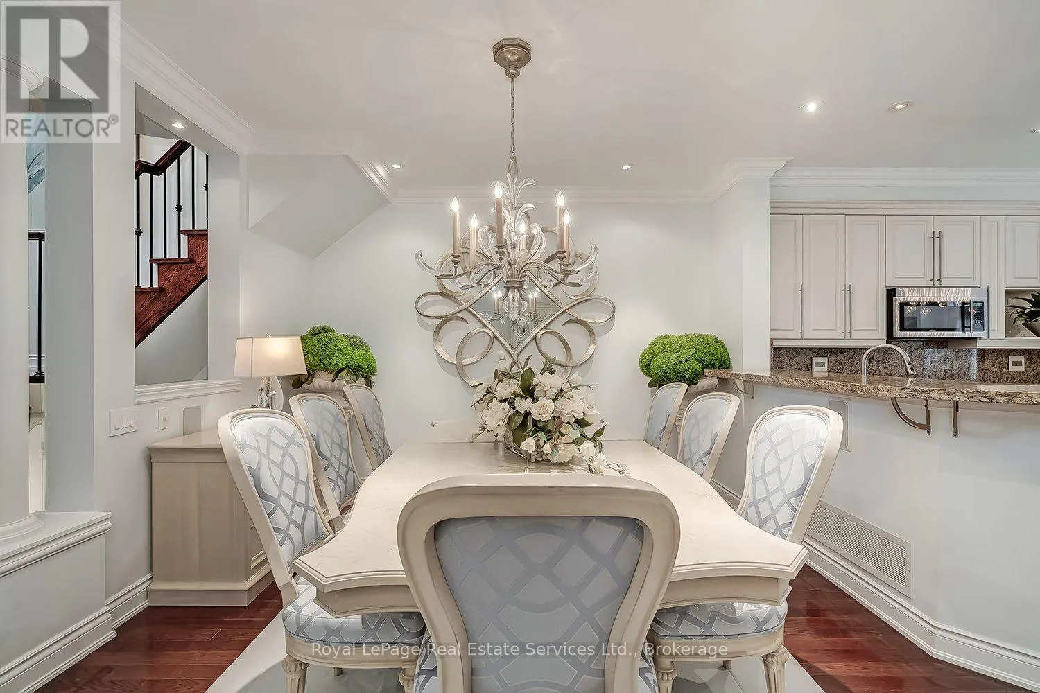 207 TAWNY CRESCENT