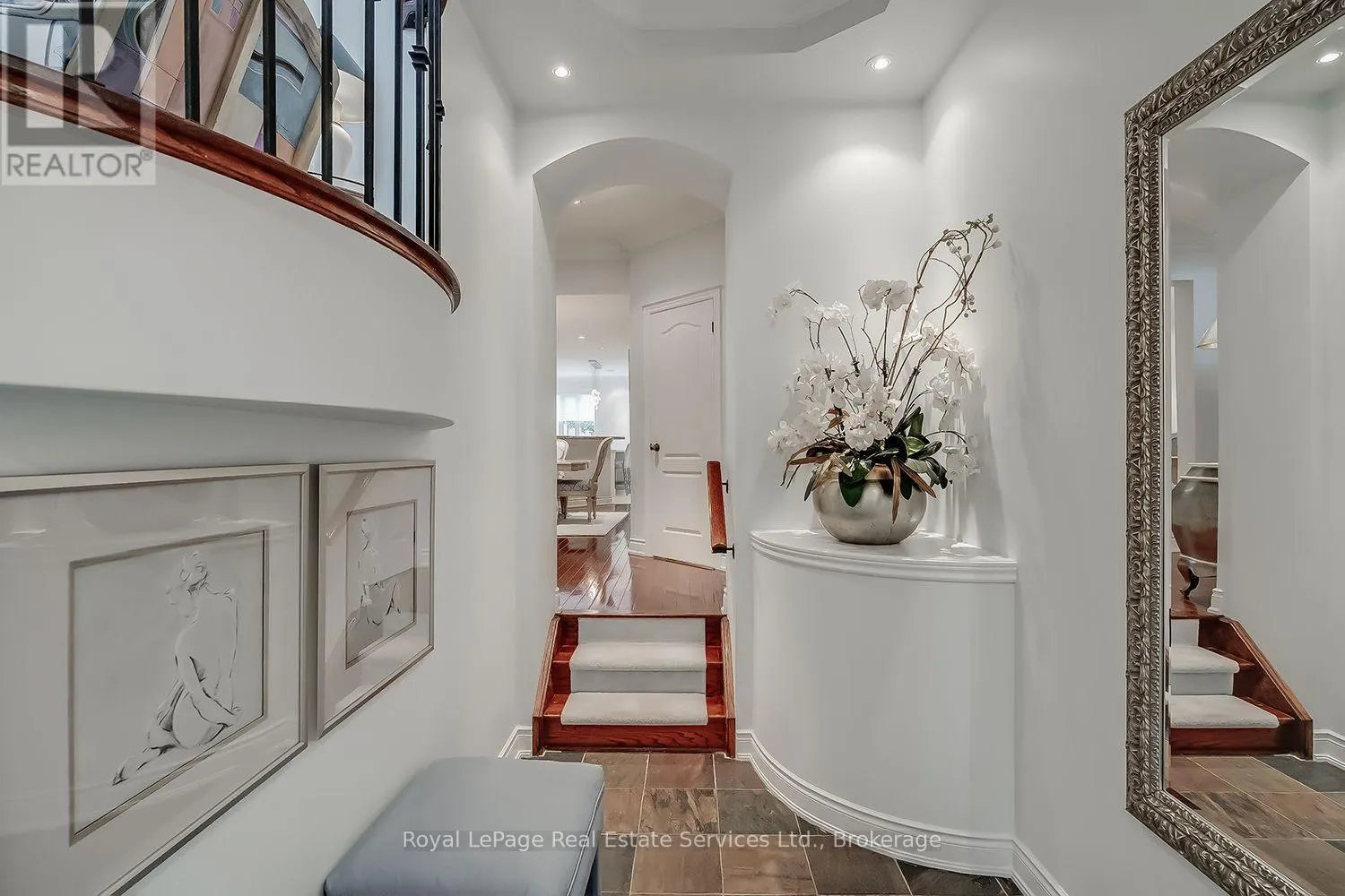 207 TAWNY CRESCENT