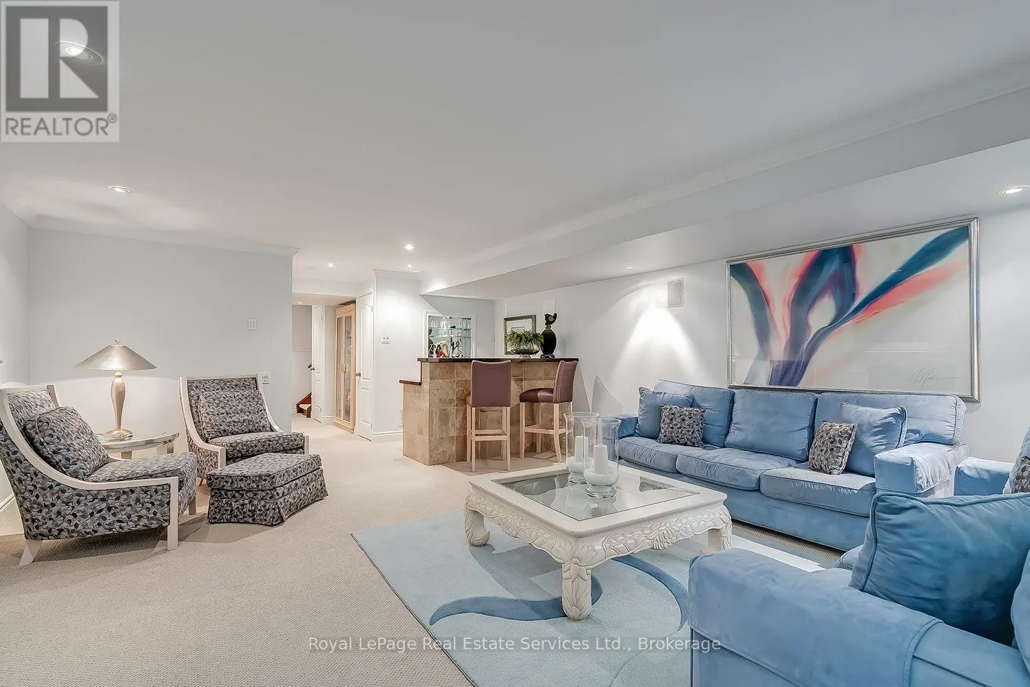 207 TAWNY CRESCENT