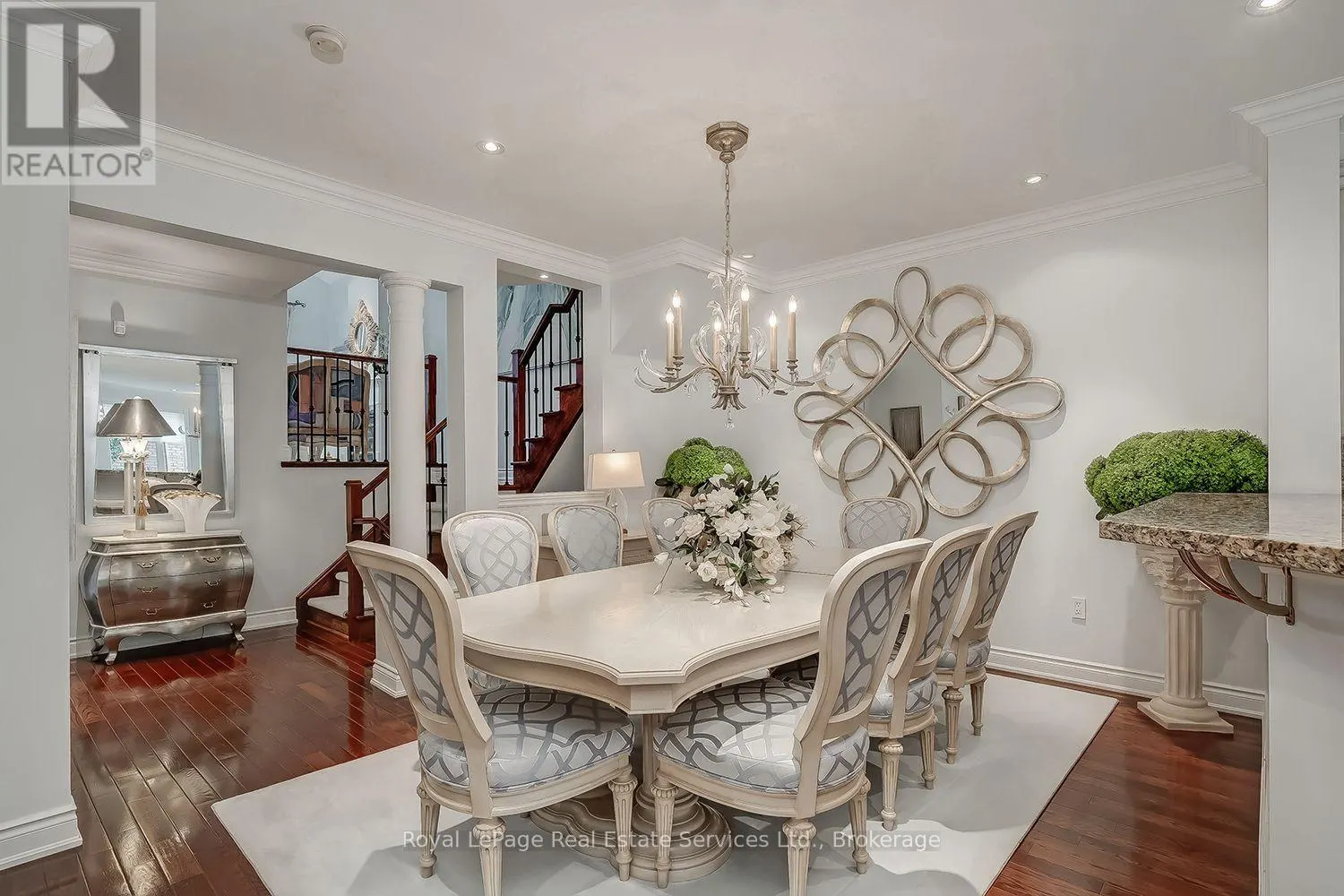 207 TAWNY CRESCENT