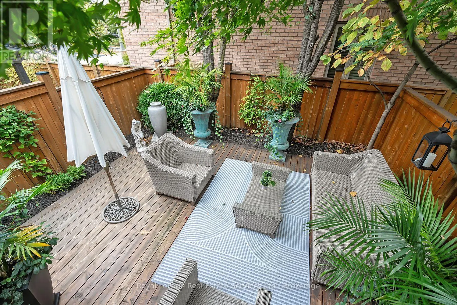 207 TAWNY CRESCENT