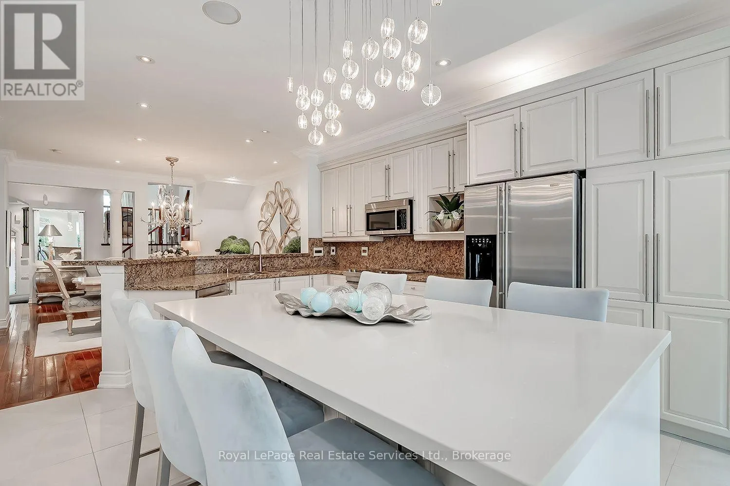 207 TAWNY CRESCENT