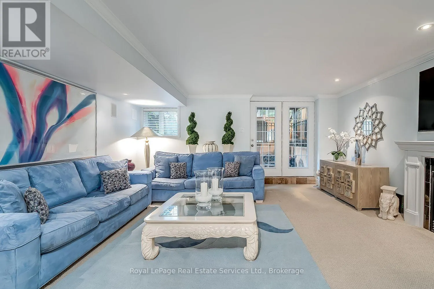 207 TAWNY CRESCENT