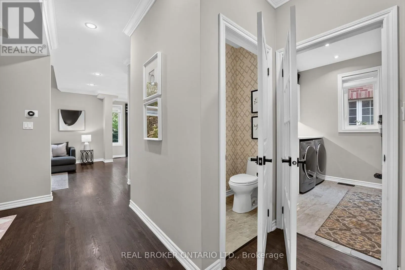 2243 WOODCREST DRIVE