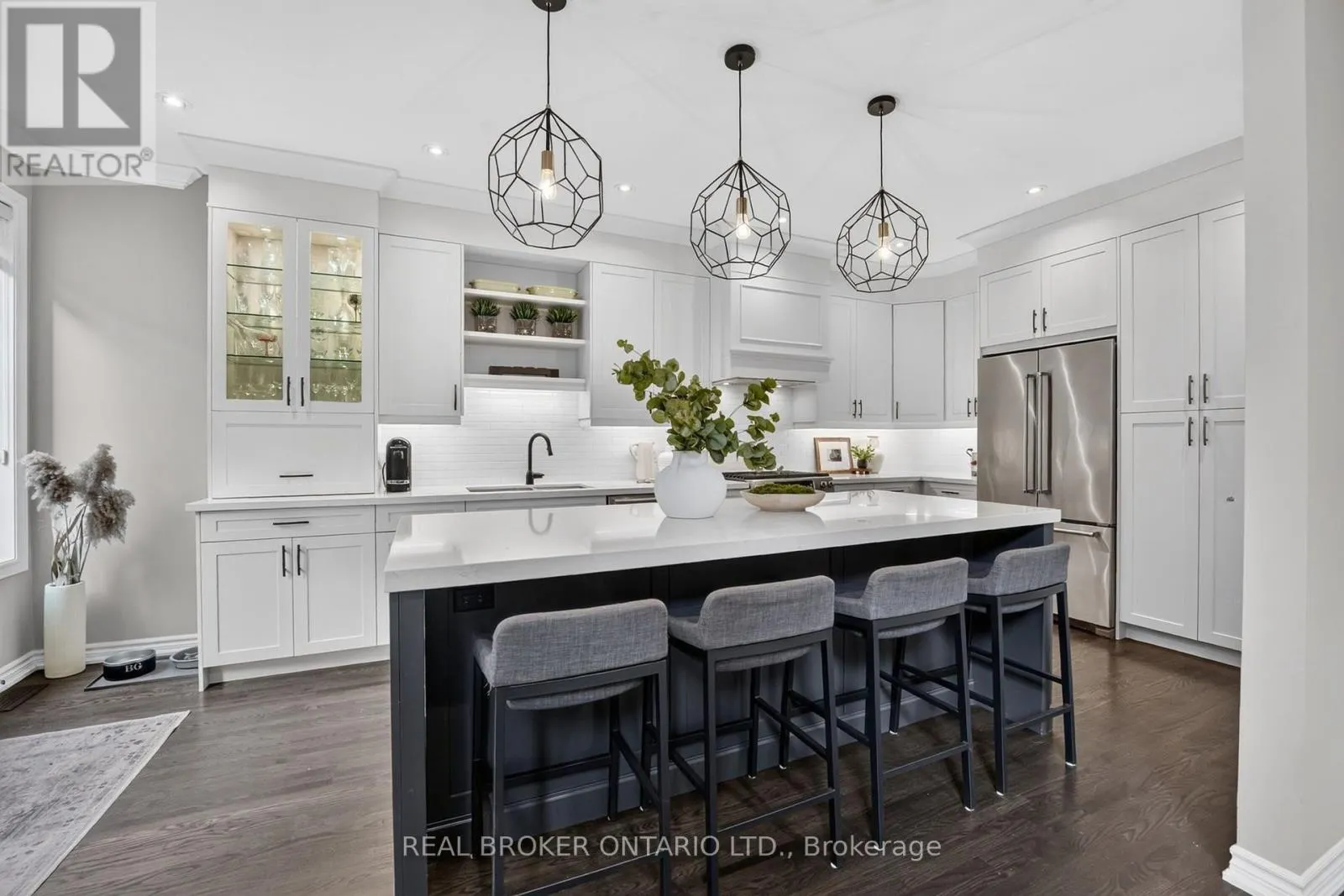 2243 WOODCREST DRIVE
