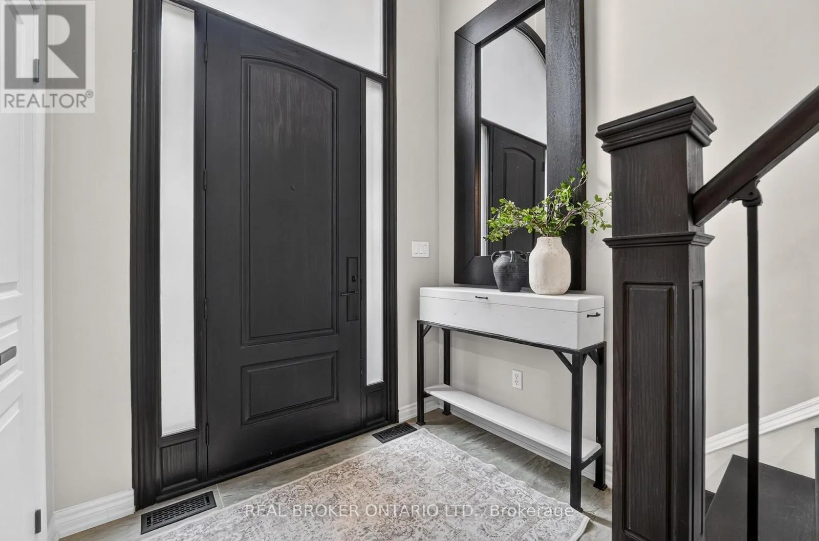 2243 WOODCREST DRIVE