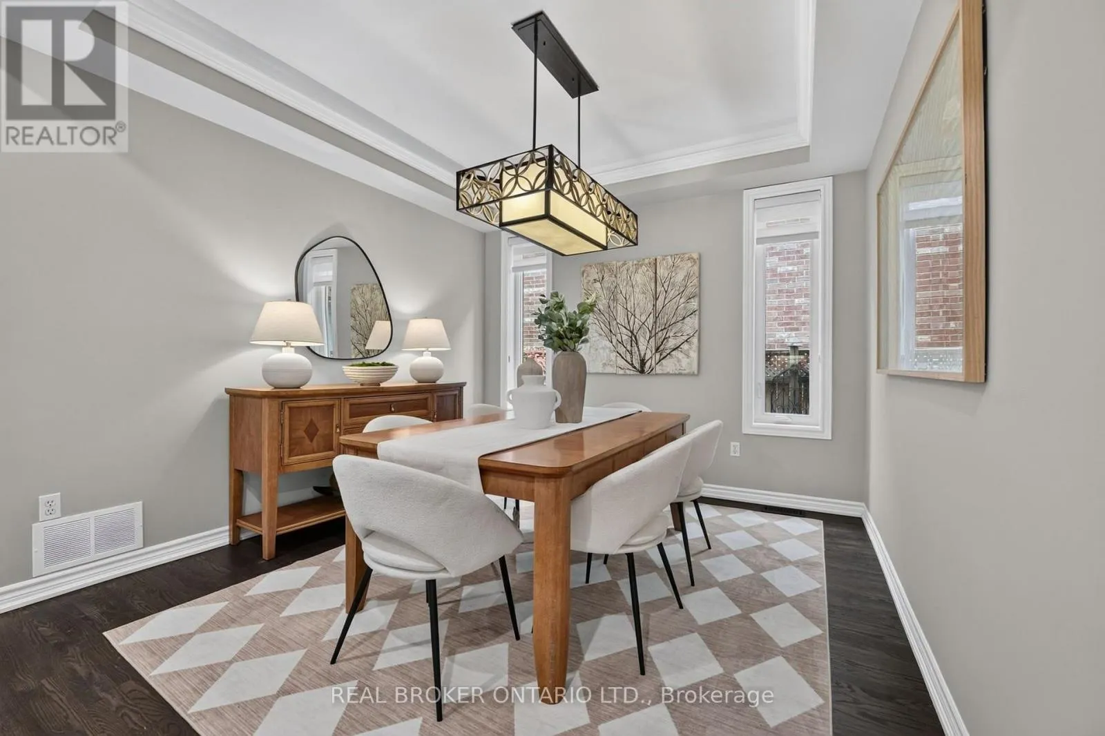 2243 WOODCREST DRIVE