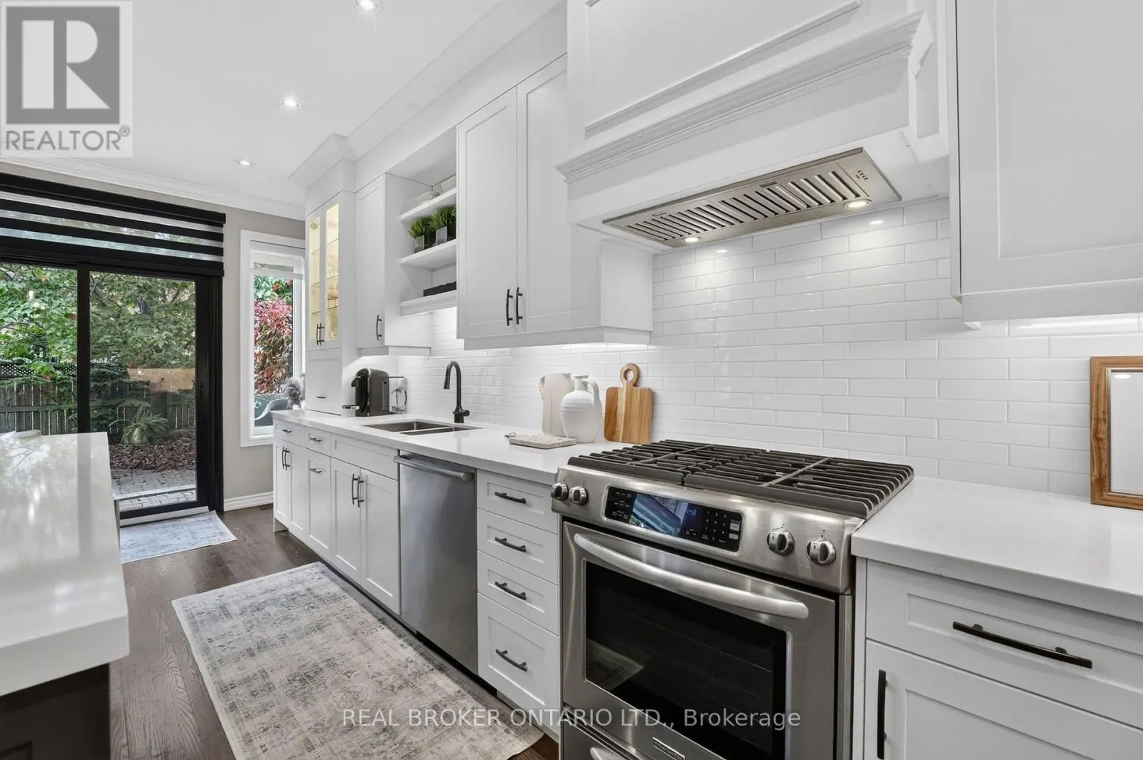 2243 WOODCREST DRIVE