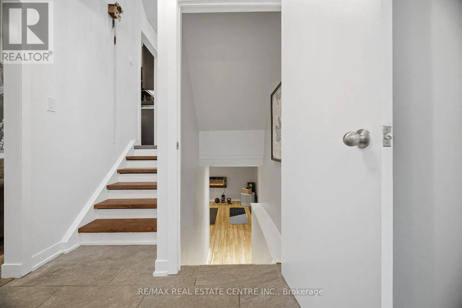 308 RIDGE DRIVE