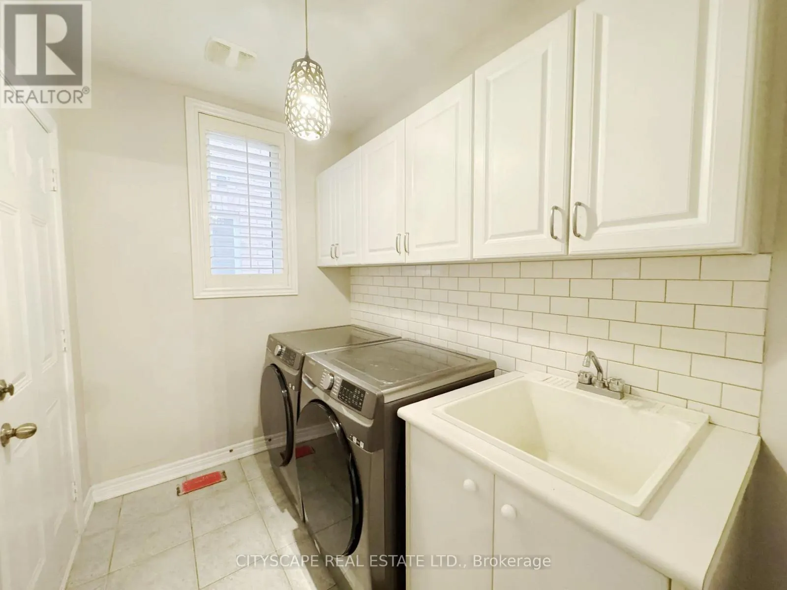 405 SCOTT BOULEVARD