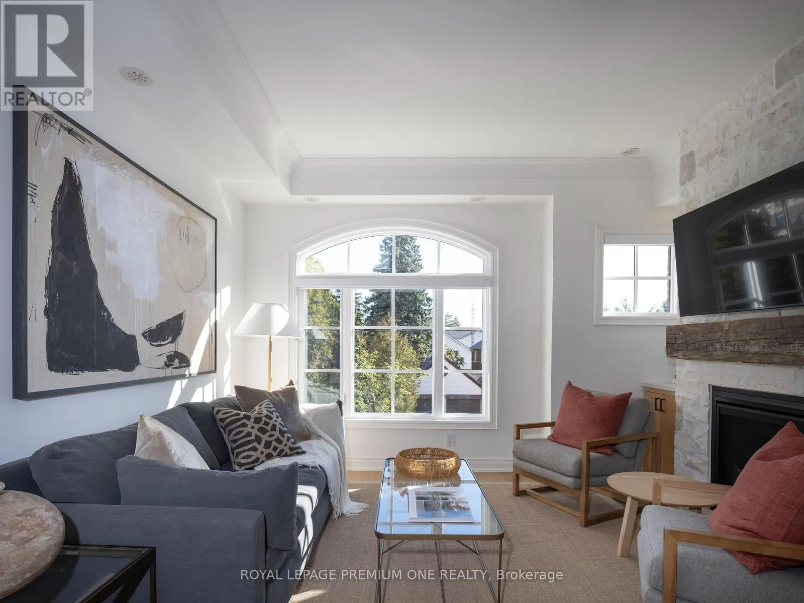 24 EARLINGTON AVENUE