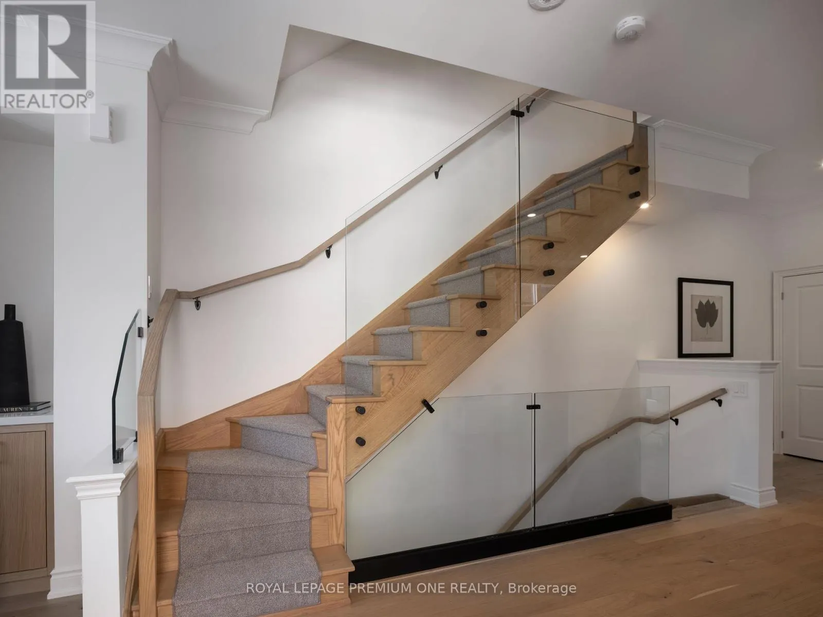 24 EARLINGTON AVENUE
