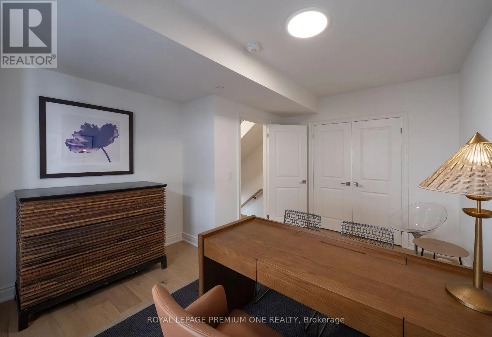 24 EARLINGTON AVENUE