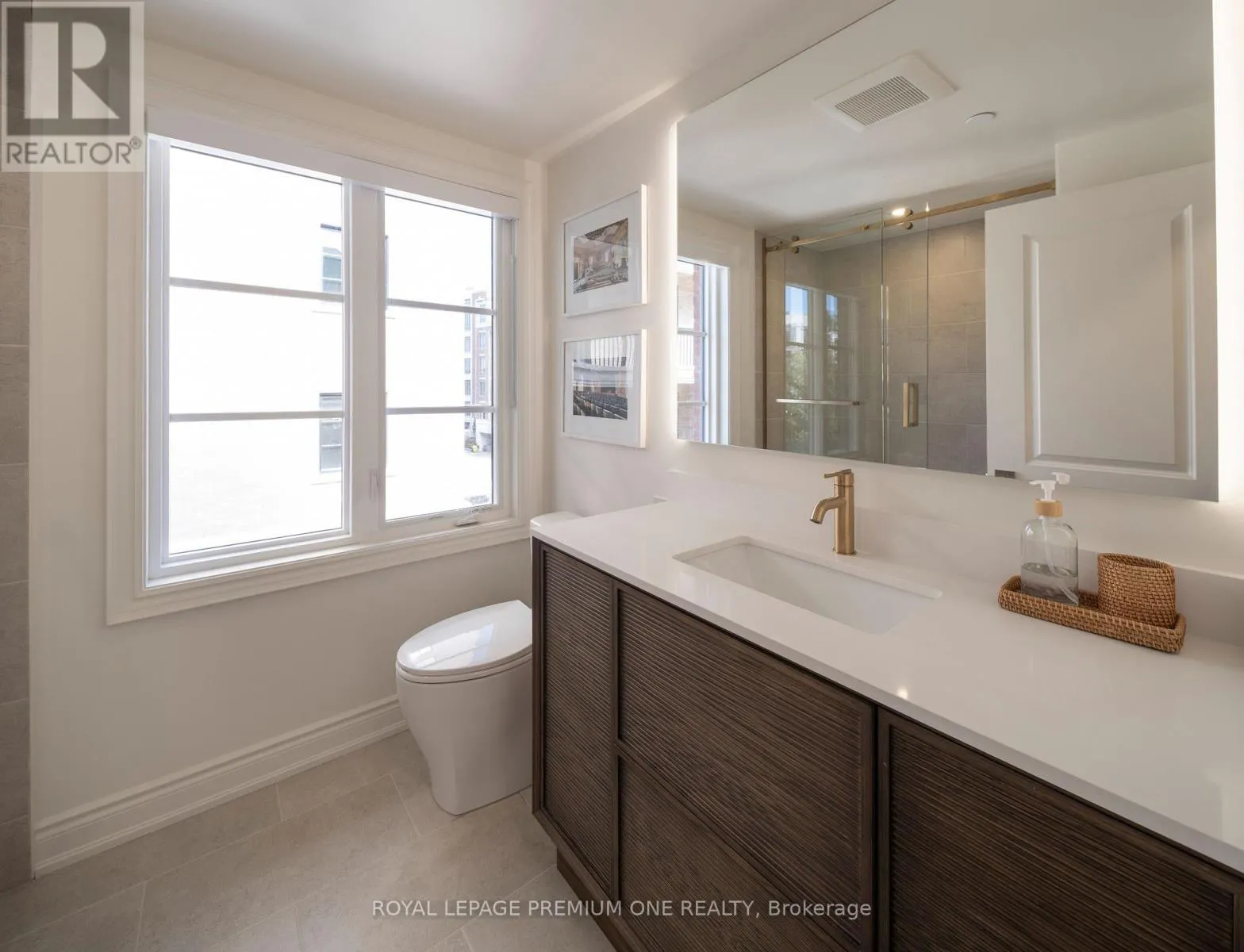 24 EARLINGTON AVENUE