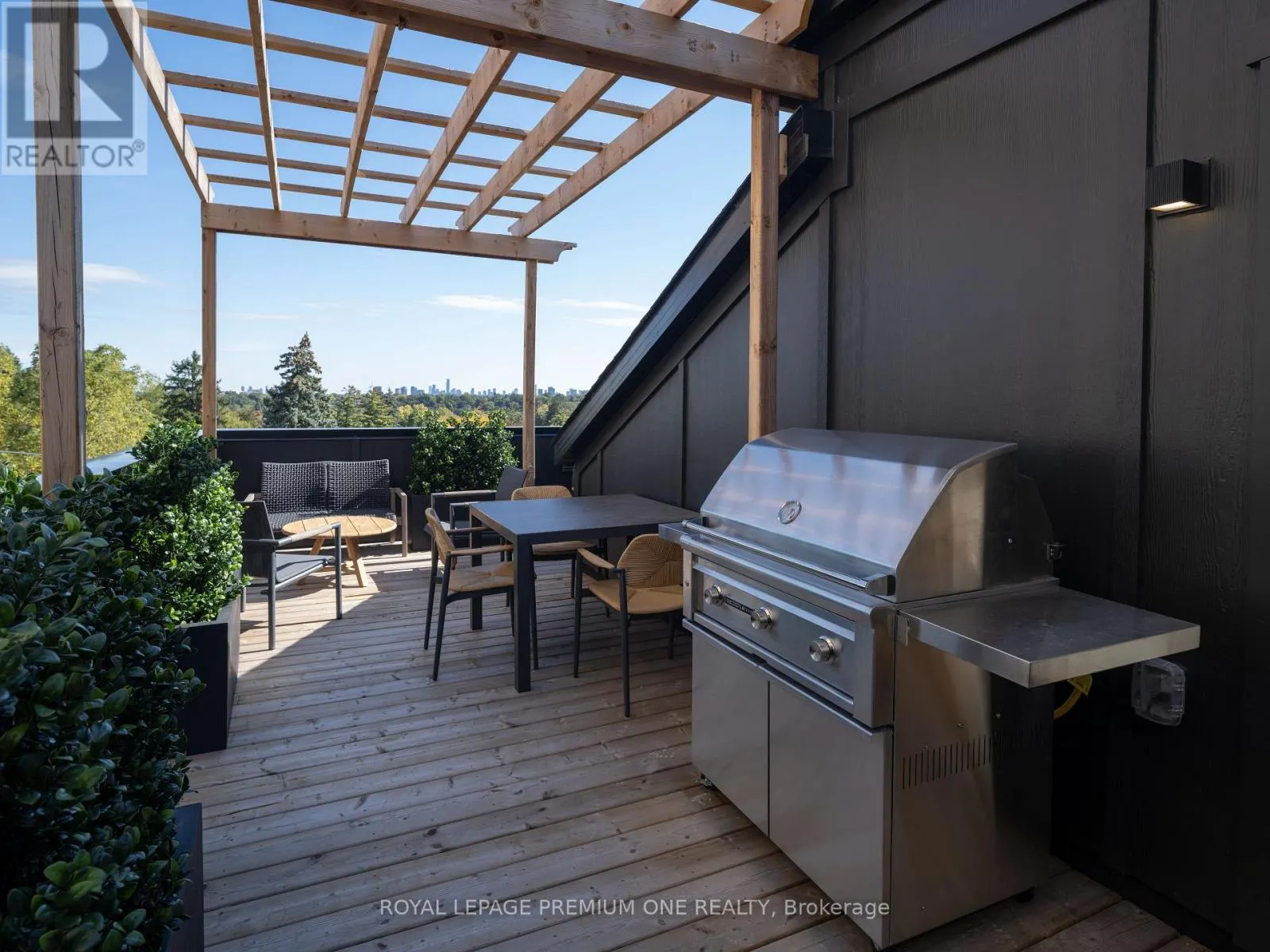 24 EARLINGTON AVENUE