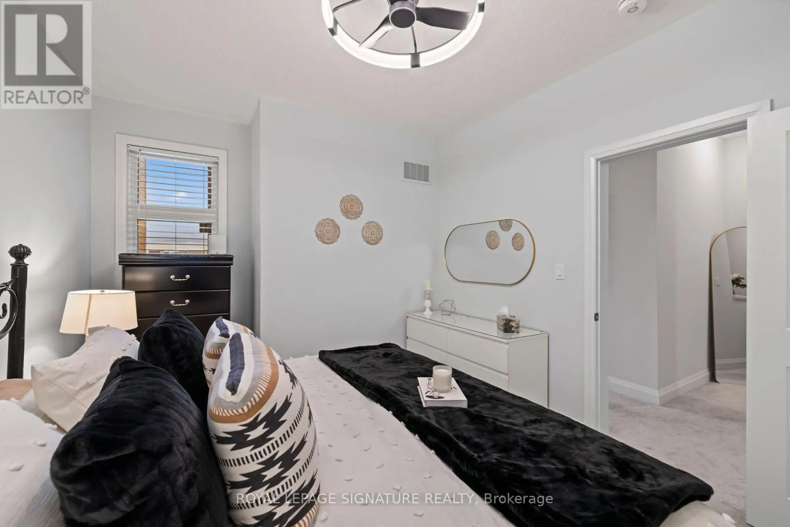 2542 LITTLEFIELD CRESCENT