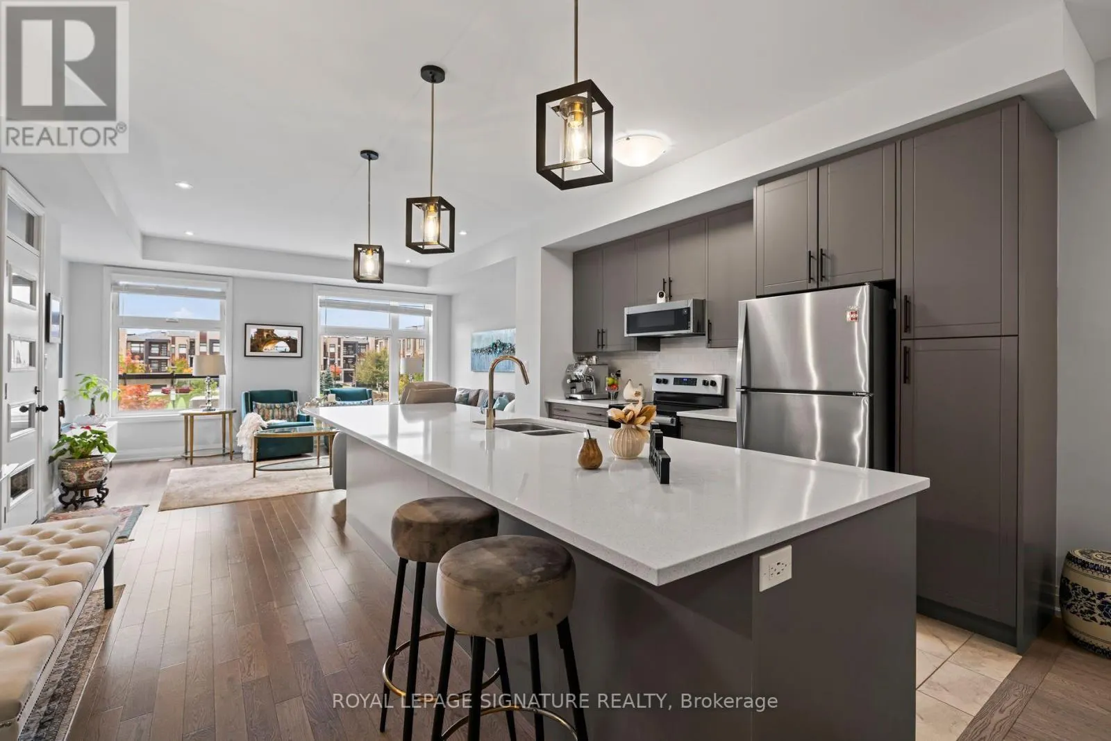 2542 LITTLEFIELD CRESCENT