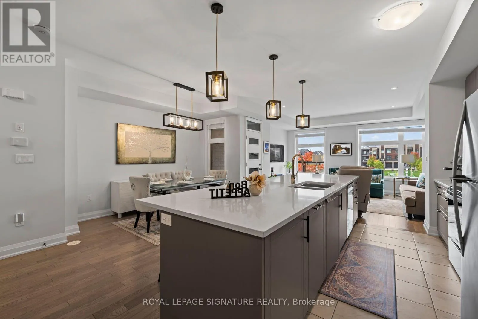 2542 LITTLEFIELD CRESCENT