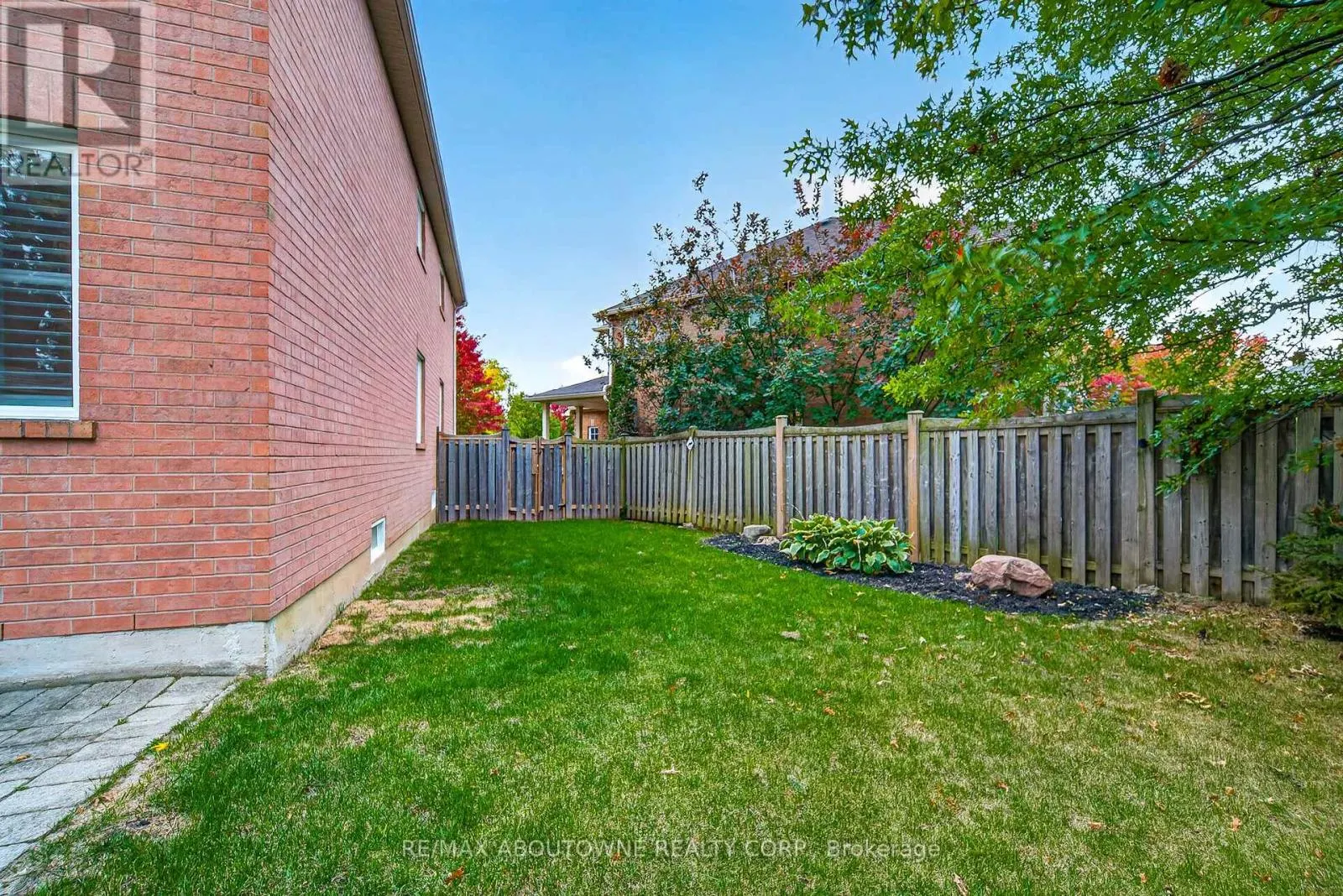 2447 HIGHMOUNT CRESCENT