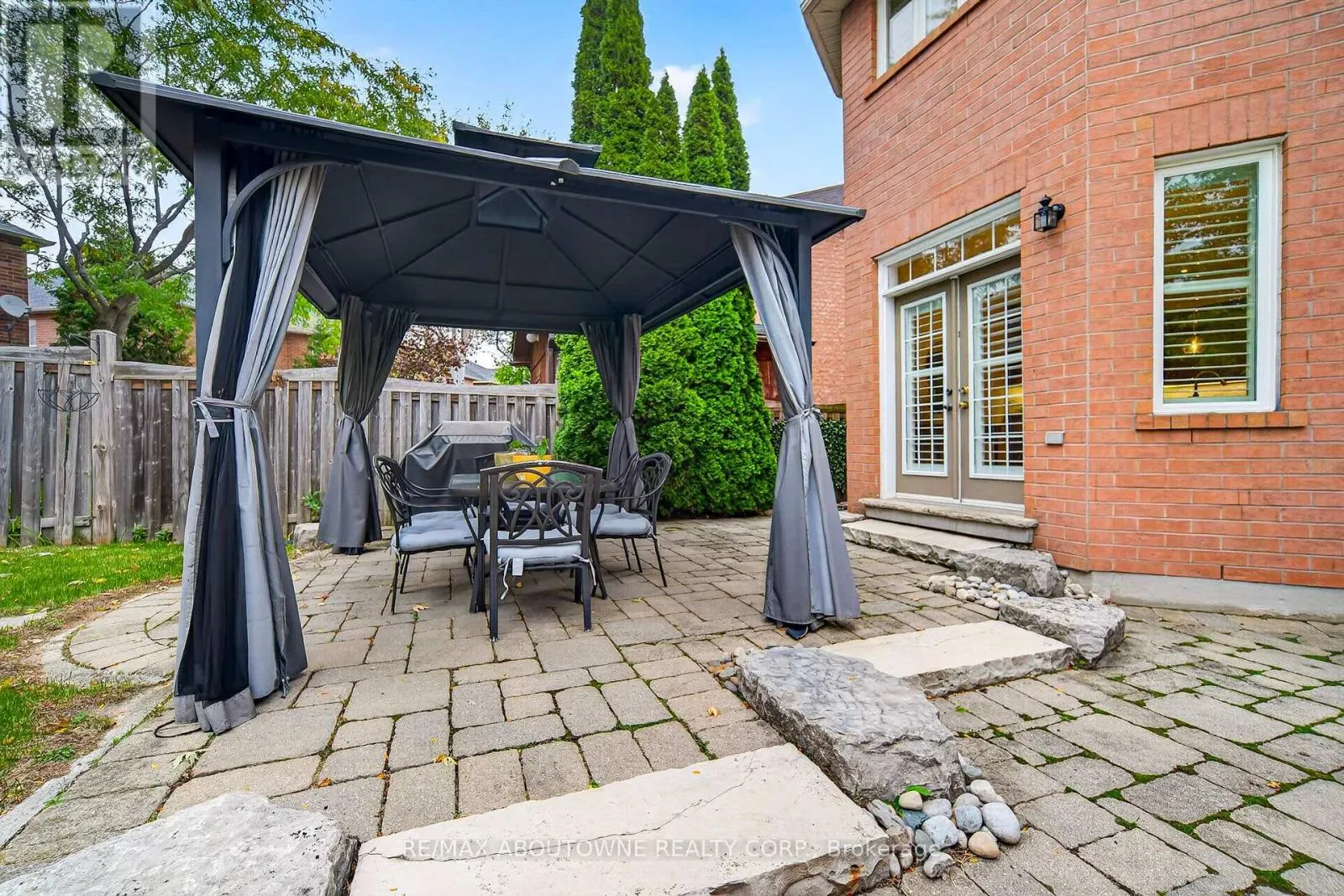 2447 HIGHMOUNT CRESCENT