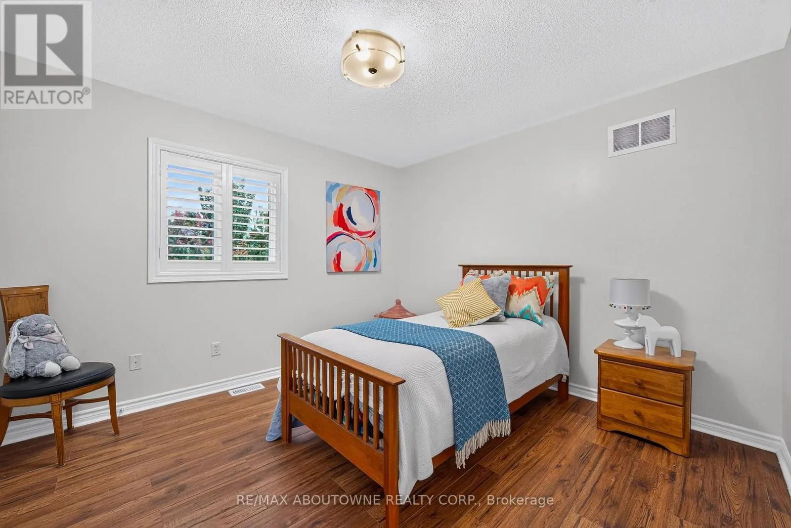 2447 HIGHMOUNT CRESCENT