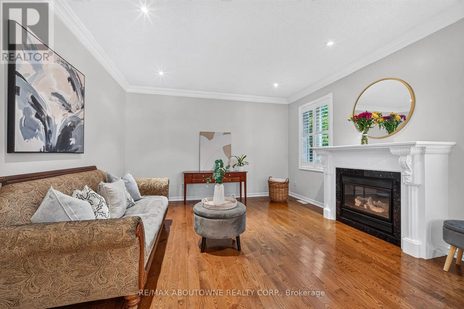 2447 HIGHMOUNT CRESCENT