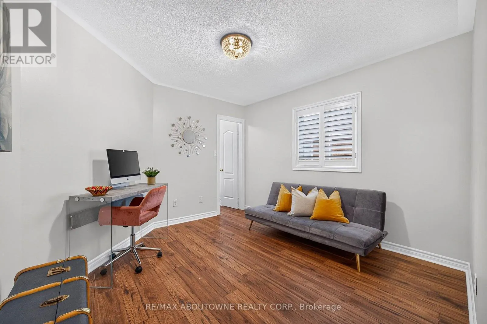 2447 HIGHMOUNT CRESCENT