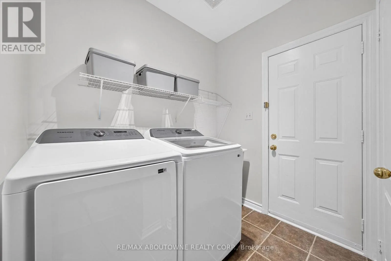 2447 HIGHMOUNT CRESCENT