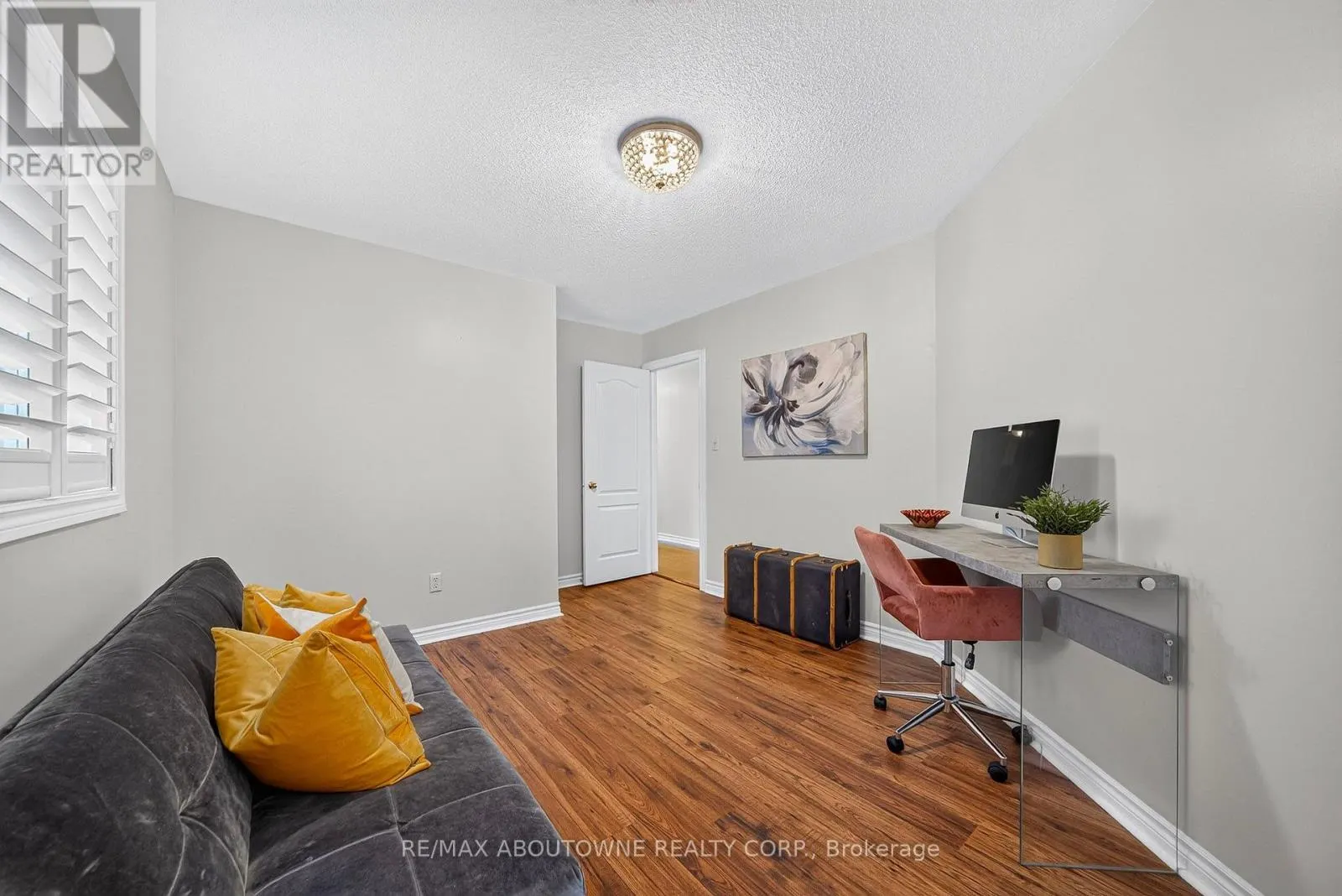 2447 HIGHMOUNT CRESCENT