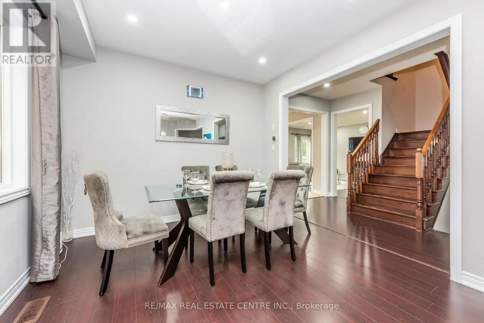 456 LAUNDON TERRACE