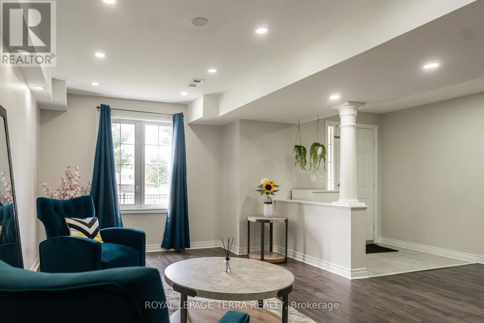 7 - 2871 DARIEN ROAD