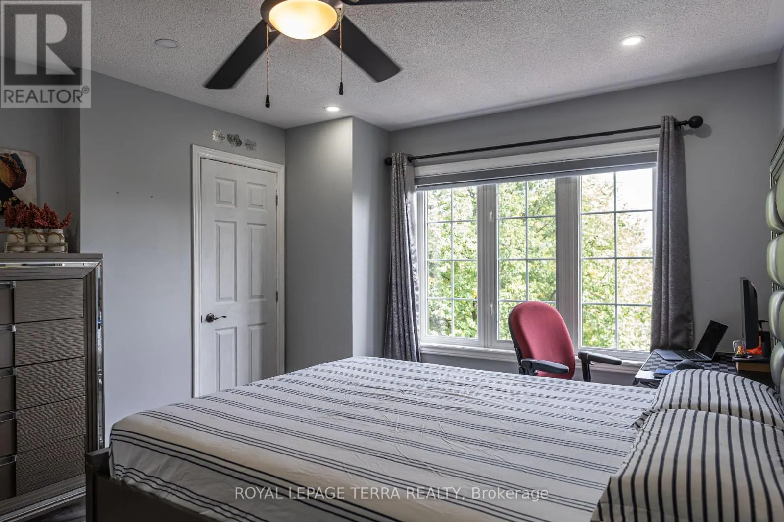 7 - 2871 DARIEN ROAD