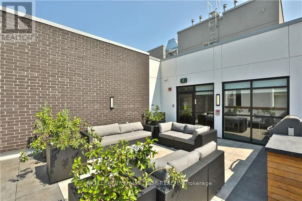 106 - 340 PLAINS ROAD E