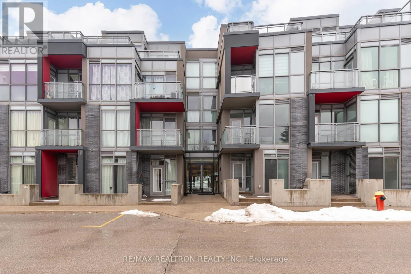C401 - 5260 DUNDAS STREET N