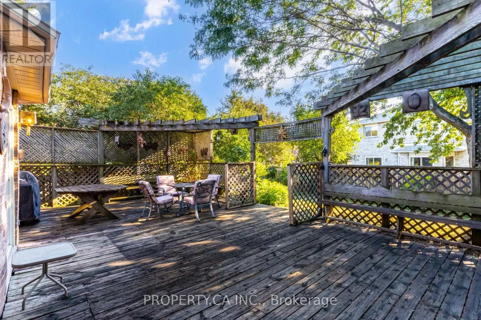 411 FREEMAN CRESCENT