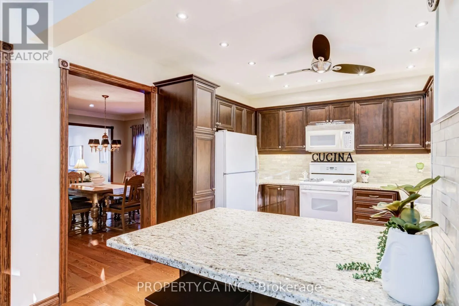 411 FREEMAN CRESCENT