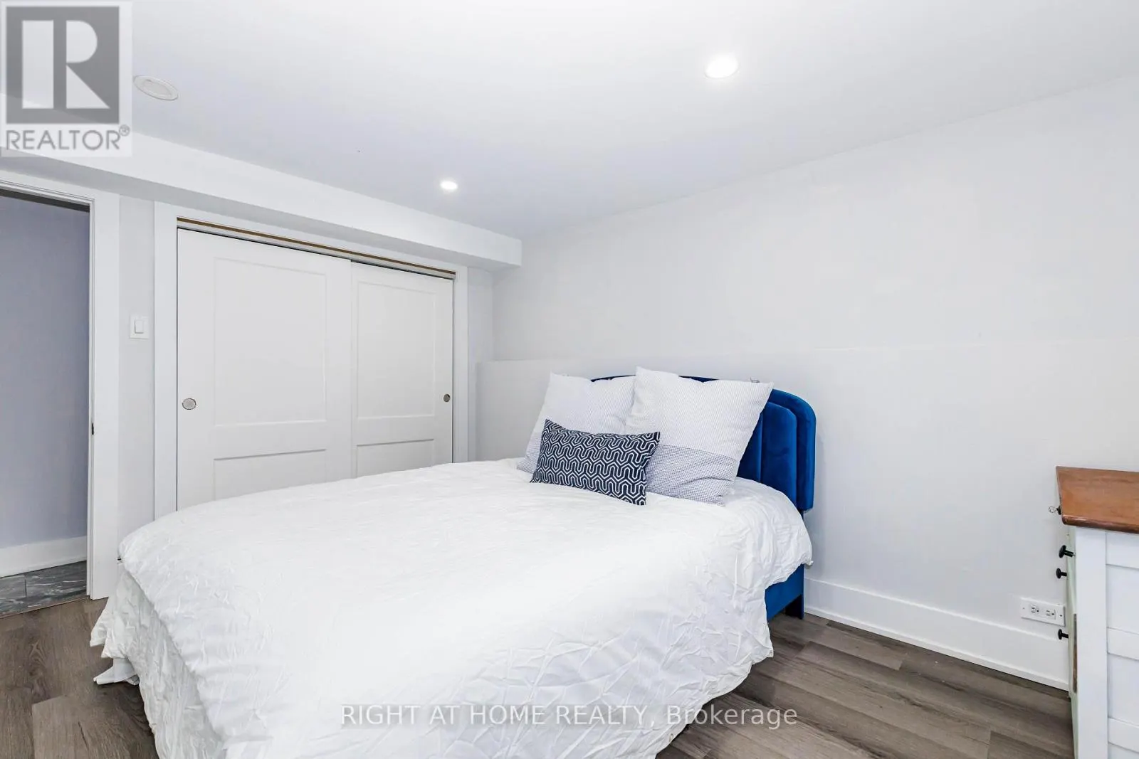 2358 ARNOLD CRESCENT