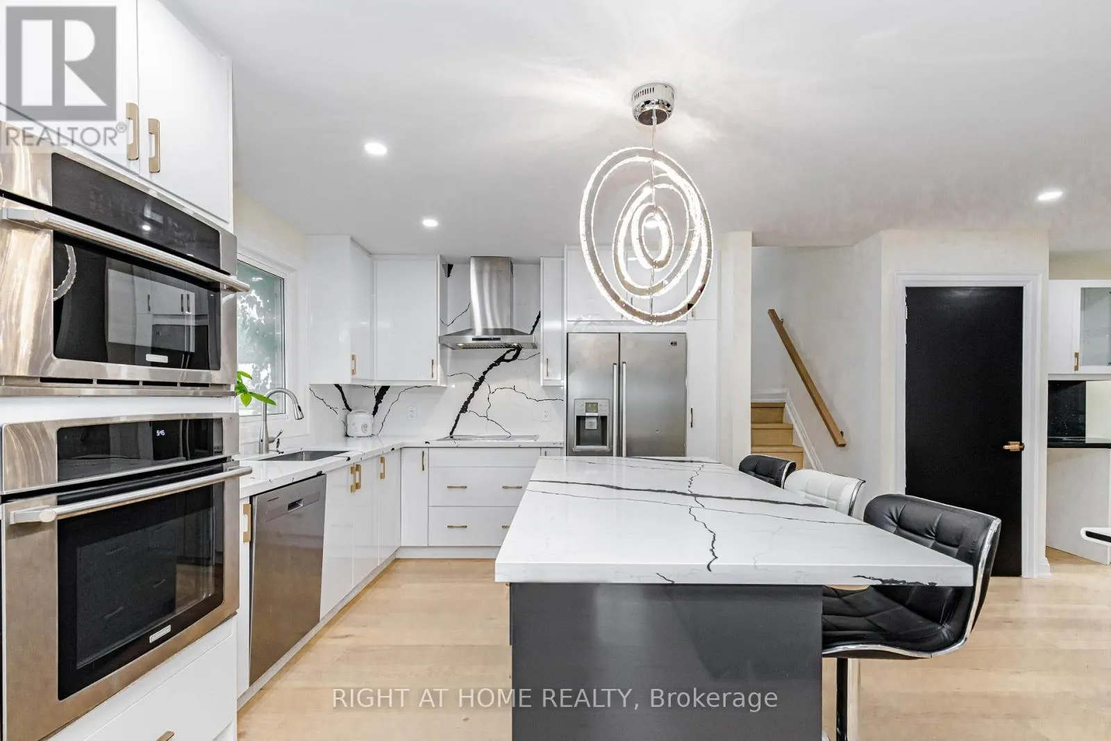 2358 ARNOLD CRESCENT