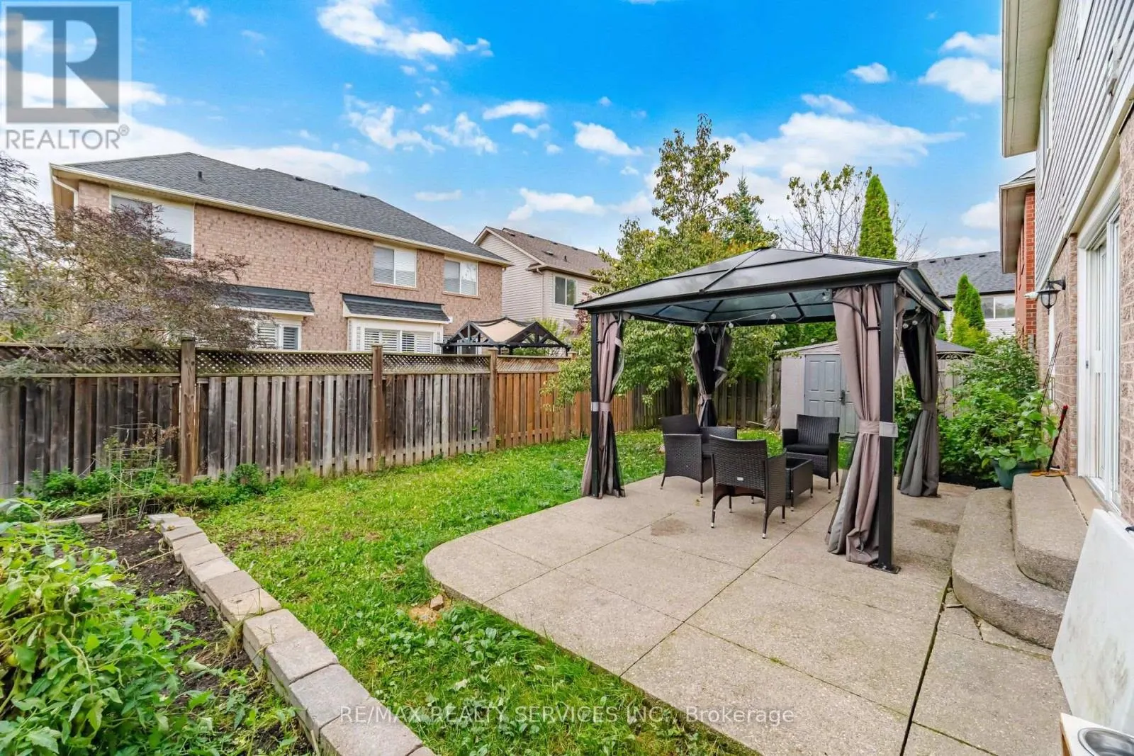 881 LANCASTER BOULEVARD
