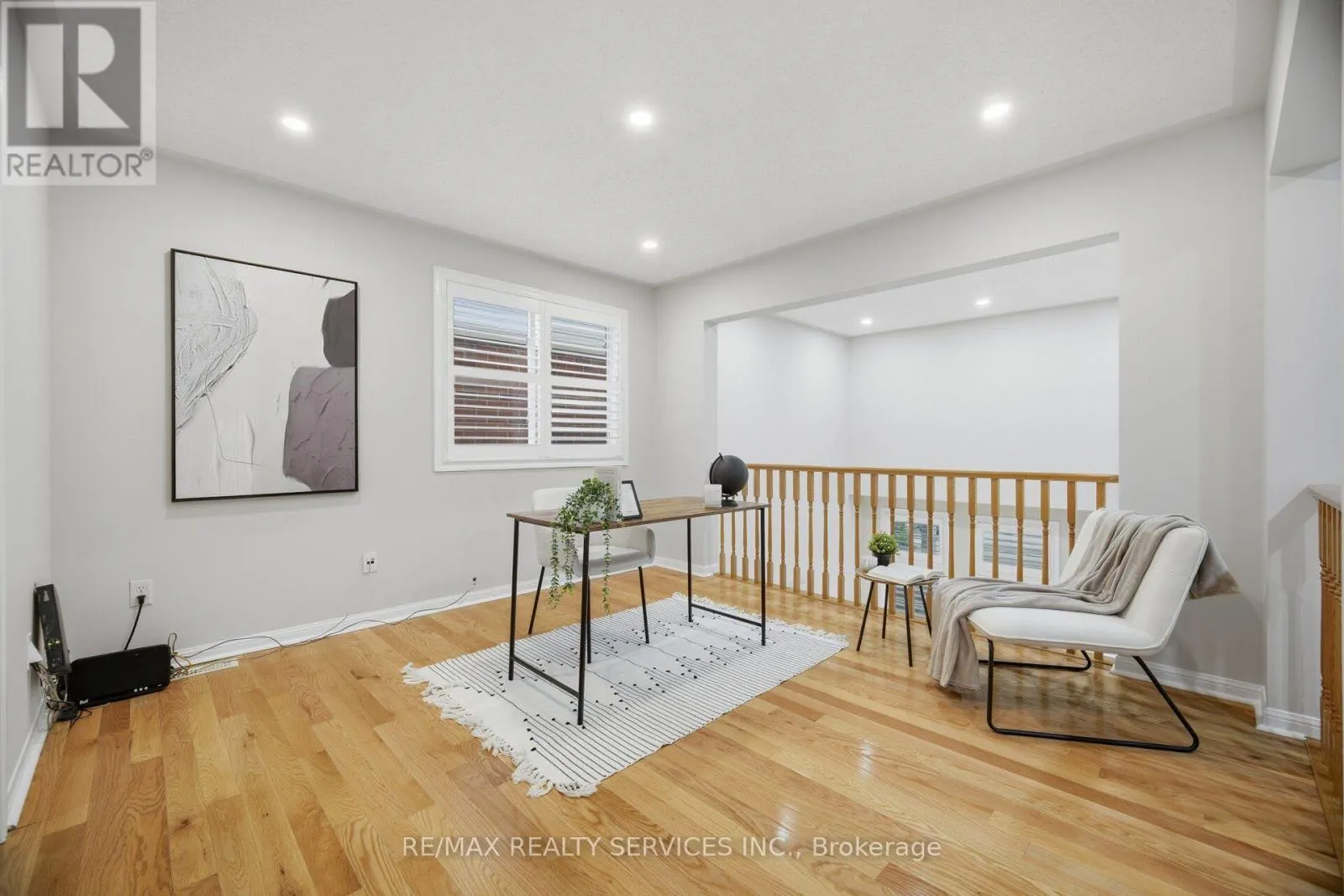 881 LANCASTER BOULEVARD