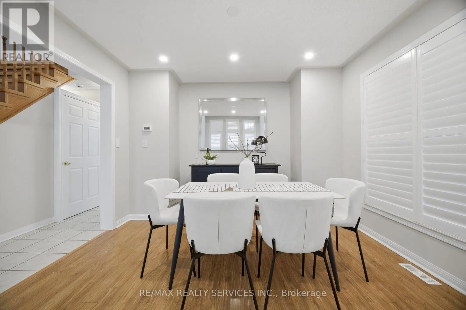 881 LANCASTER BOULEVARD