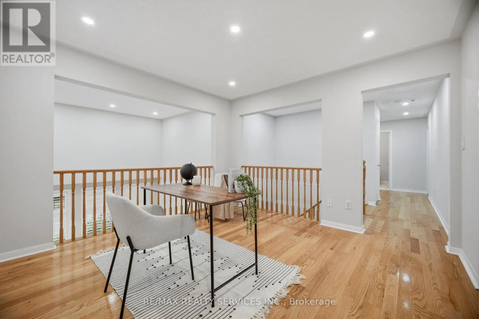 881 LANCASTER BOULEVARD
