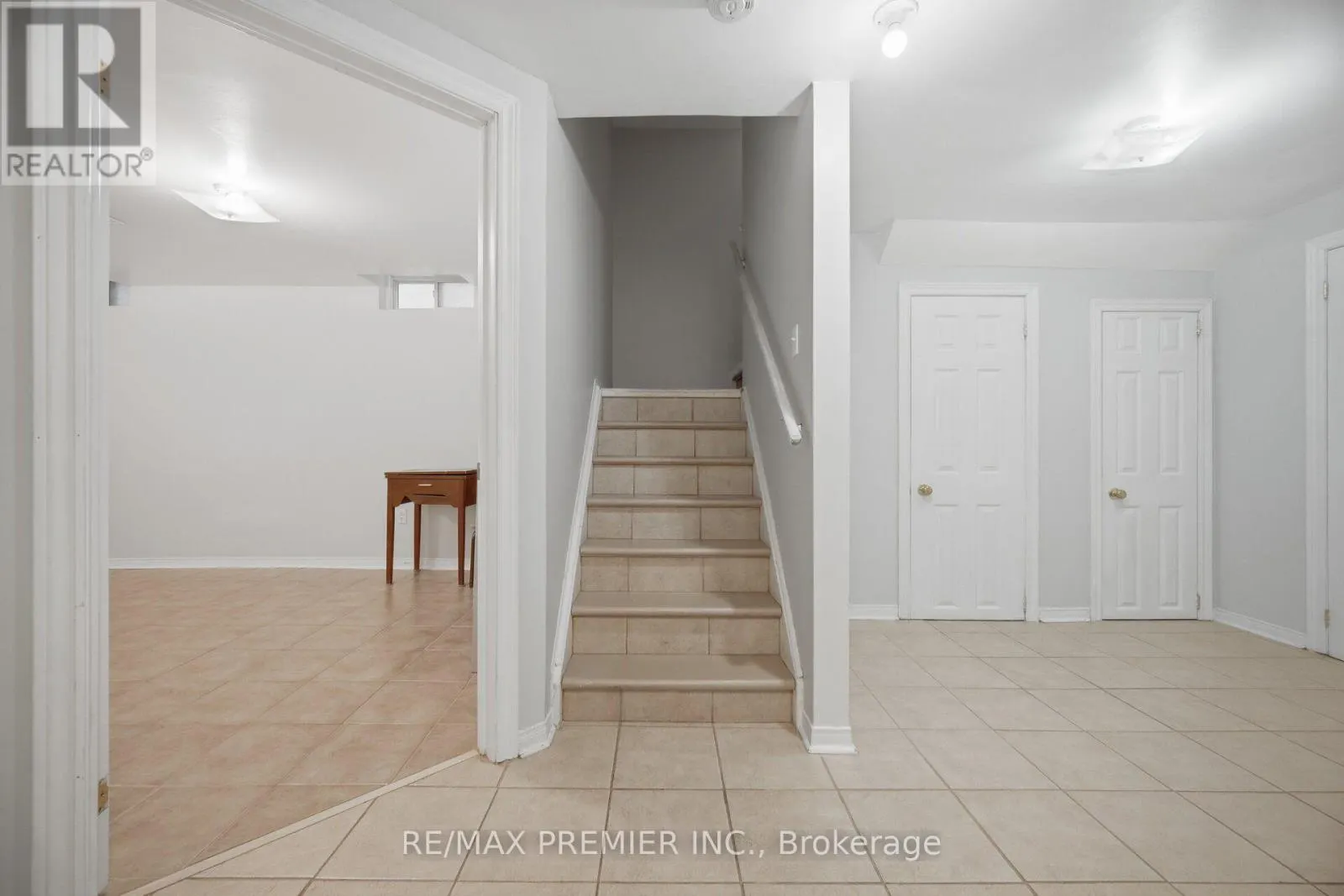 14 CRESTRIDGE DRIVE