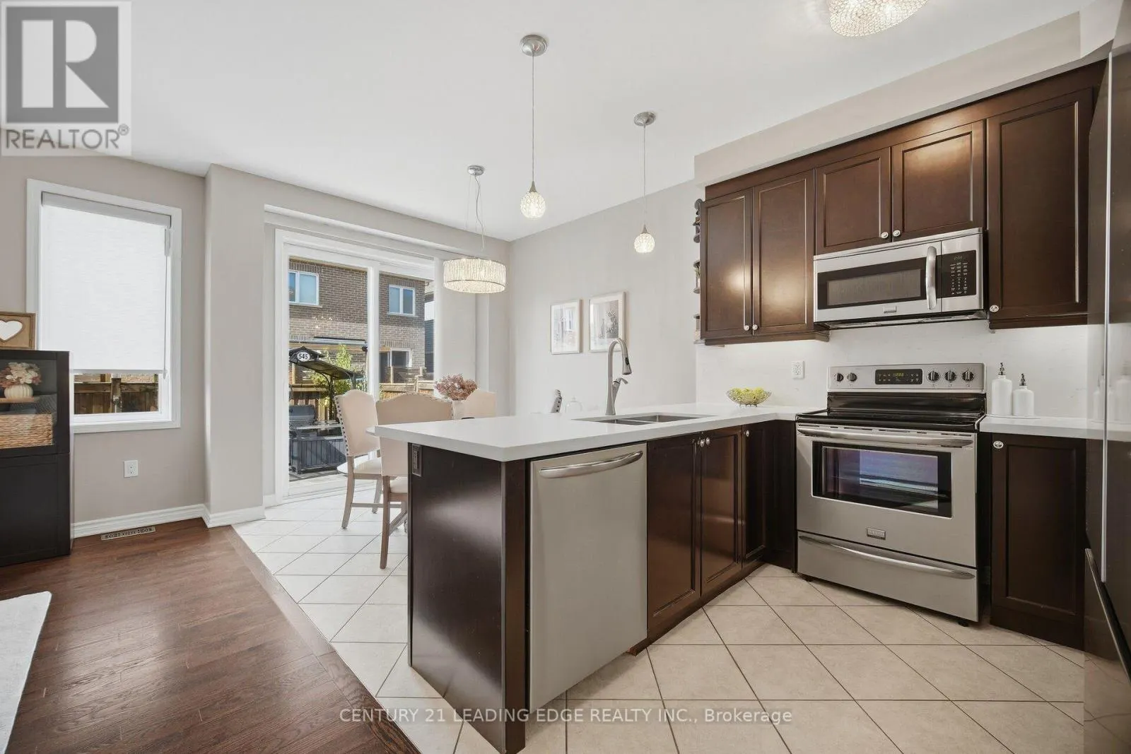 545 GIBSON CRESCENT