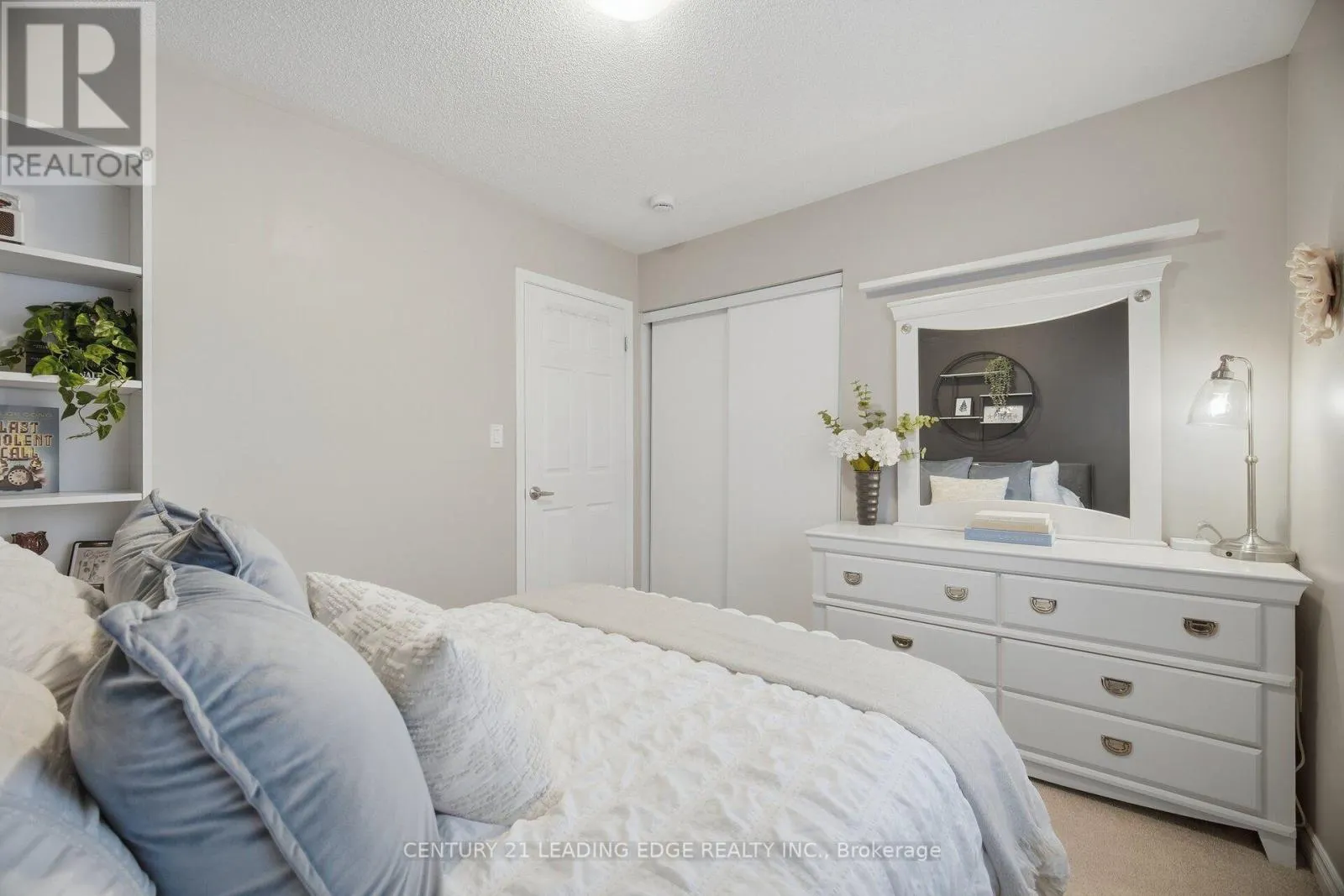 545 GIBSON CRESCENT