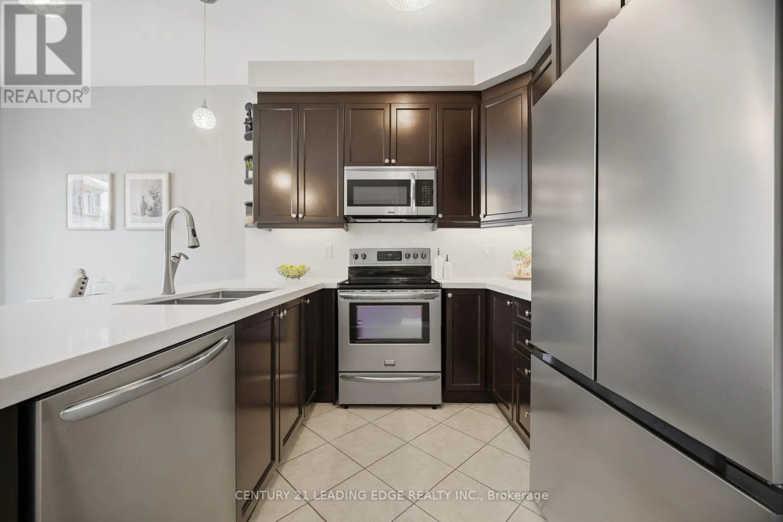 545 GIBSON CRESCENT